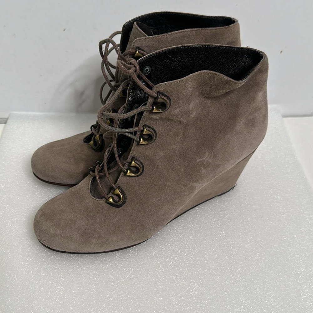 Stuart weitzman beige lace up wedge boots size 8M